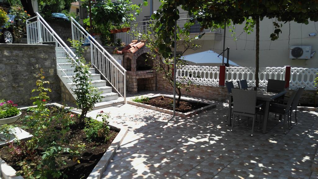 Badza Apartment Cattaro Esterno foto